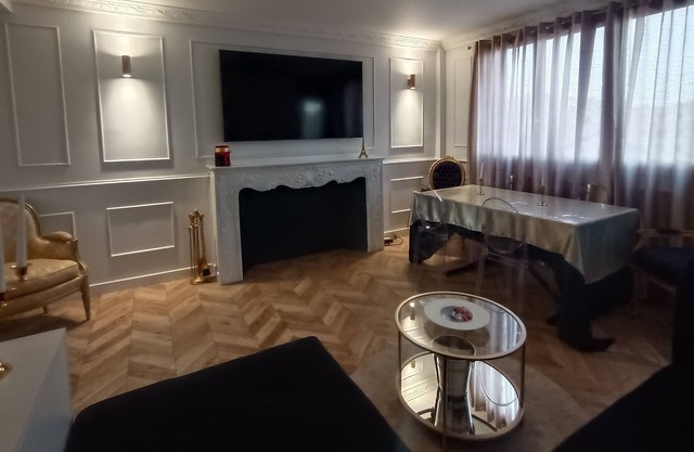 Appartement Suite Charmant et Spacieux Décor Haussmannien