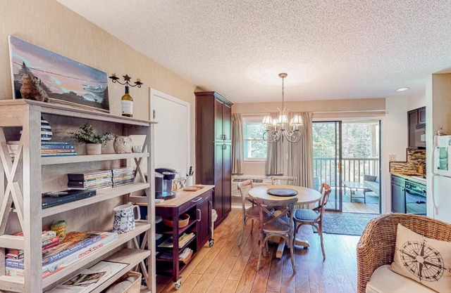 Apple Valley Treetop Villa