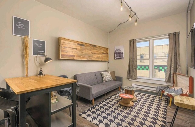 Appleton Downtown 1-Bedroom Stay