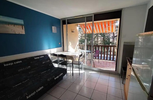 Appt bord de mer deux chambres, clim, parking, piscine