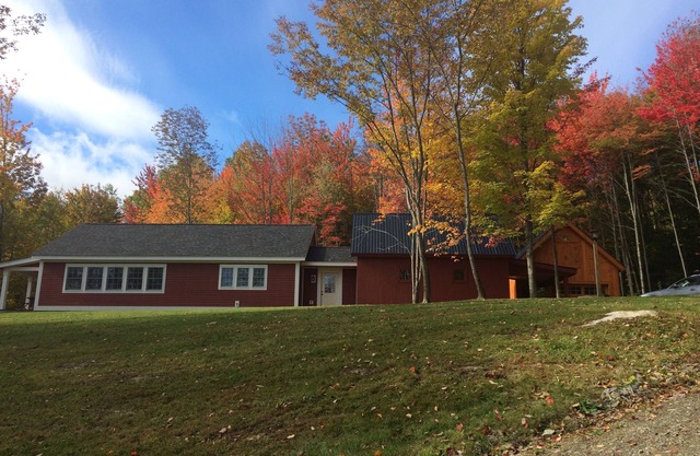 April Solar Eclipse Home Base in Stowe area - 4 n minimum booking