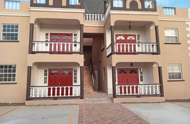 APT #2 - charming 2-bedroom apartment near beach-WiFi, AC in Christ Church