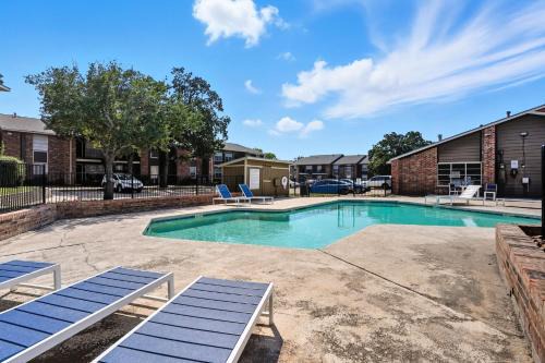 Apt College Station TX mins major Hospitals and A&M U