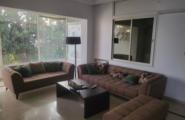 Apt in La Marsa, 200m from the beach, with 3 bedrooms, bathroom and working jacuzzi.