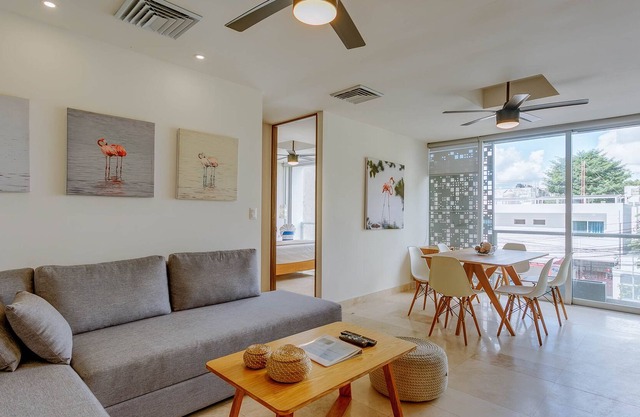 Apt w/Pool, only Steps from 5th Av & Mamitas Beach