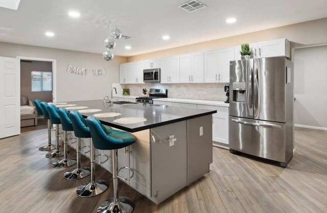 Arcade | Hot Tub | Great for Groups! Old Town 3 mi