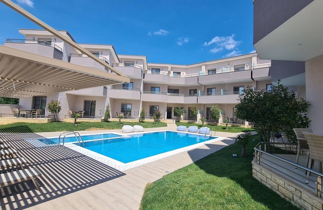 Aria Garden Suites