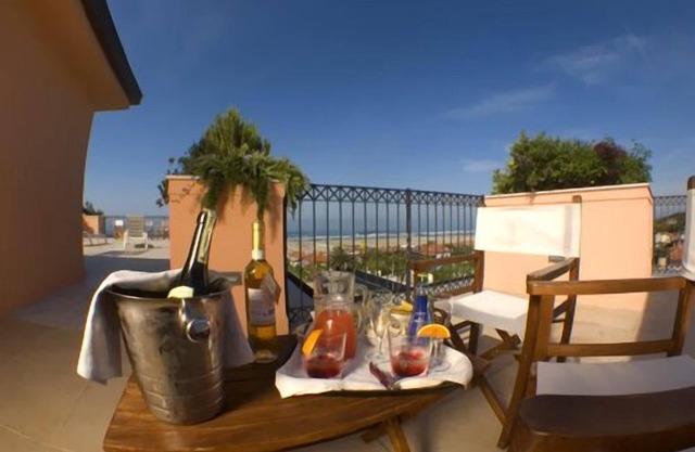 Arianna Hotel