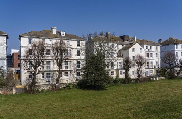 Arlo Apartments
