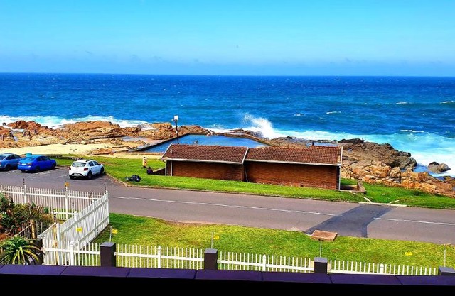 Arrilette 10 - 6 Sleeper - Bosting Sea Views!