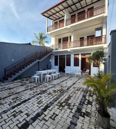 Arrow Beach Hotel