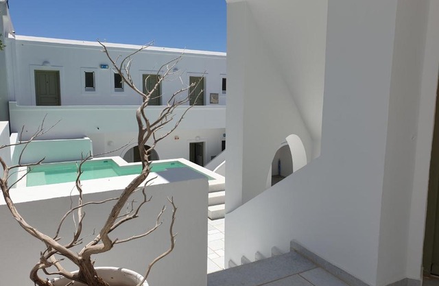 Artemis Hotel