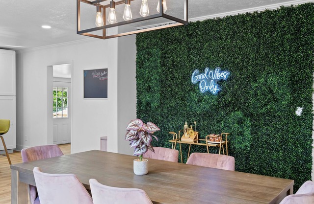 Artsy Bungalow in West Village of GVL