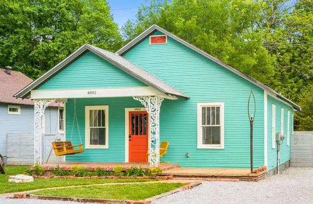 Artsy Home in CHATTANOOGA. ROCK CITY in 3 miles! PLAYGROUND + BIKE PATH
