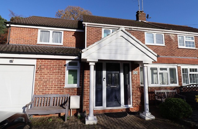 Ascot Spacious 5-Bedroom House