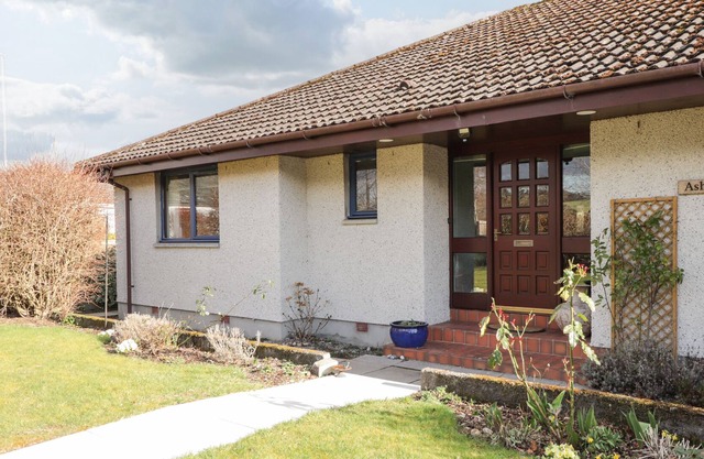 ASHDALE, family friendly, country holiday cottage in Fortrose