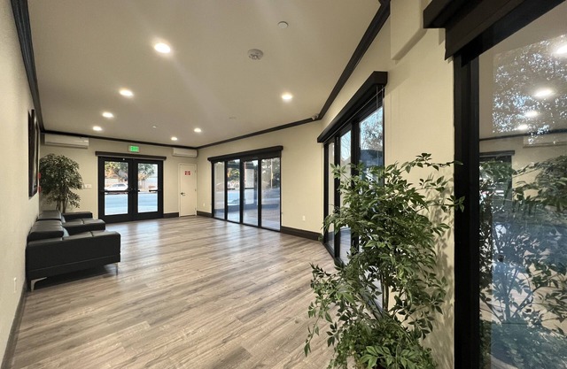 Aspire Inn & Suites Orange