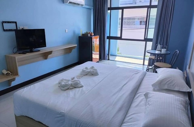 At 81 Hotel
