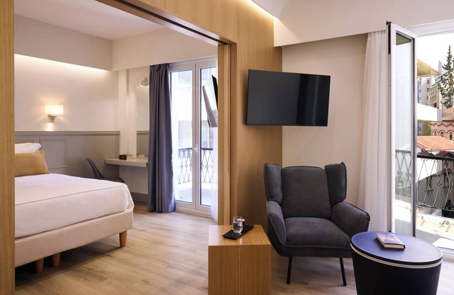 AthenSun Luxury Suites