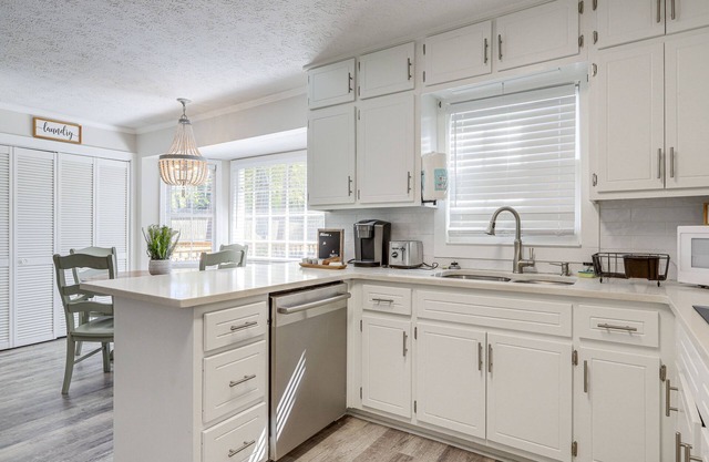 Atlanta Area Home w/Office, Near Golfing & Hiking