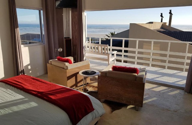 Atlantic Loft - Open plan apartment with Sea Views