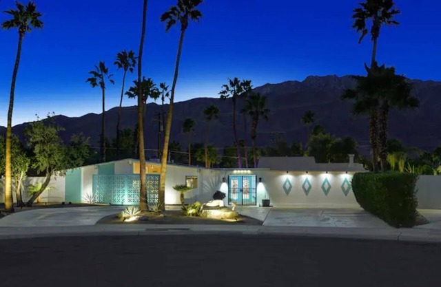 Atomic Flair & Mid Century Modern Charm