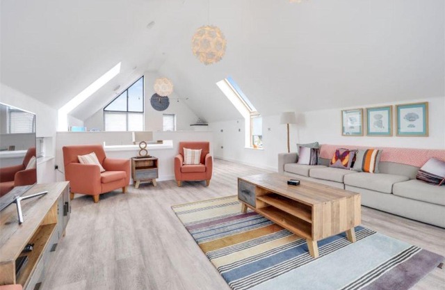 Attractive pet friendly beach house in Westward Ho