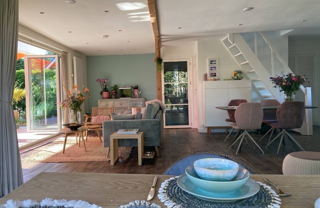 Attractive villa on the Vinkeveen lakes