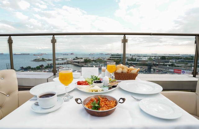 Aura Marina Hotel