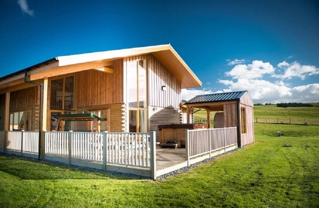 Aurae Lodge, luxury highland log cabin