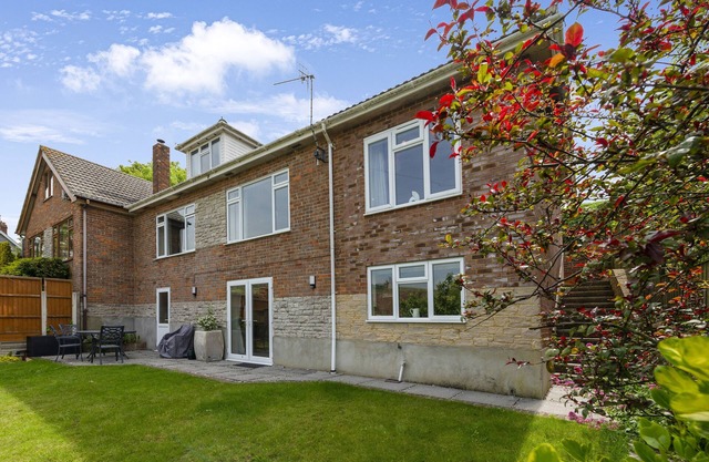 Avocet House -Spacious accommodation and breathtaking rural views