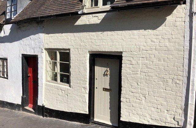 Award Winning Little Gem on the Historic Cartway