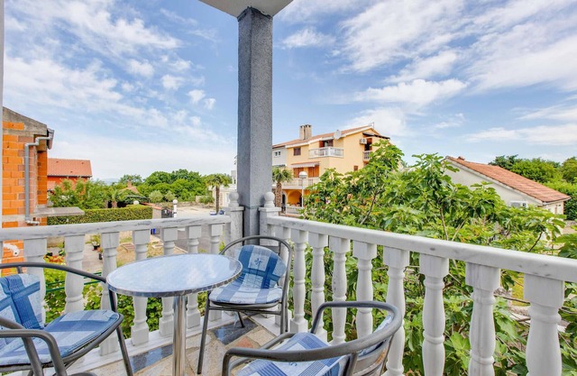 Awesome apartment in Marsici with WiFi