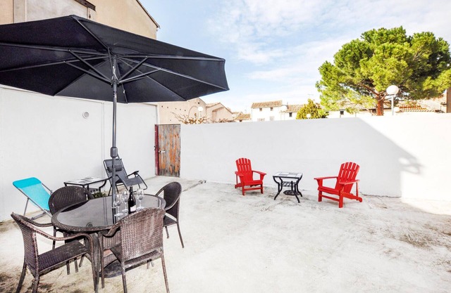Awesome home in Villeneuve-lès-Montréa