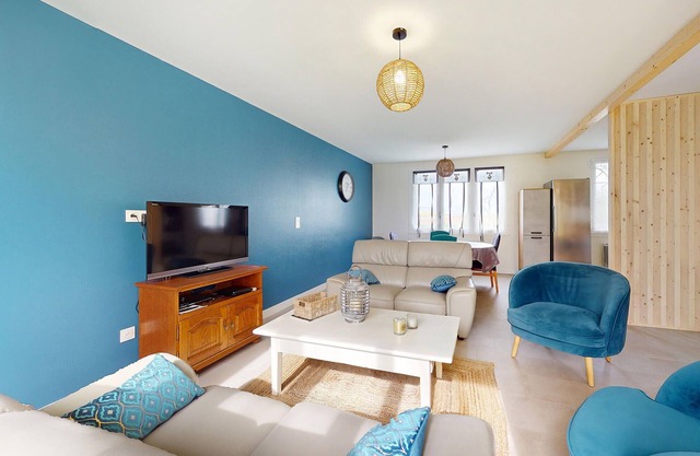 Awesome home in Chey with kitchen
