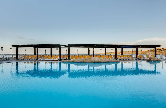 AX Sunny Coast Resort & Spa