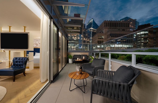 AZUR Legacy Collection Hotel