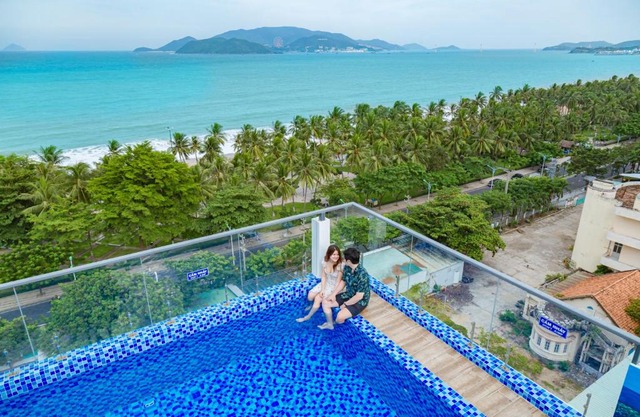 Azura Gold Hotel & Apartment