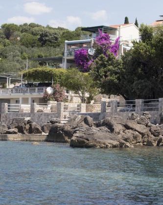 "Azzurra Apartments