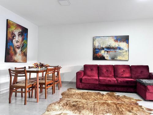 B304 - Casa com 2 suítes para até 6 pessoas