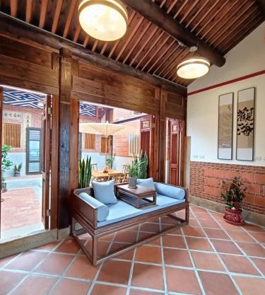 Ba Ba Guan Hai Ancient House B&B