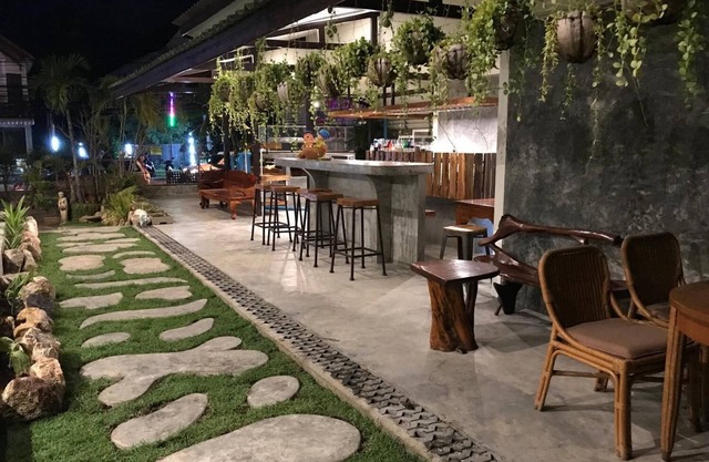 Baan Sala Lung Dam Hotel