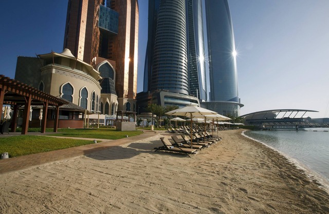 Bab Al Qasr Hotel