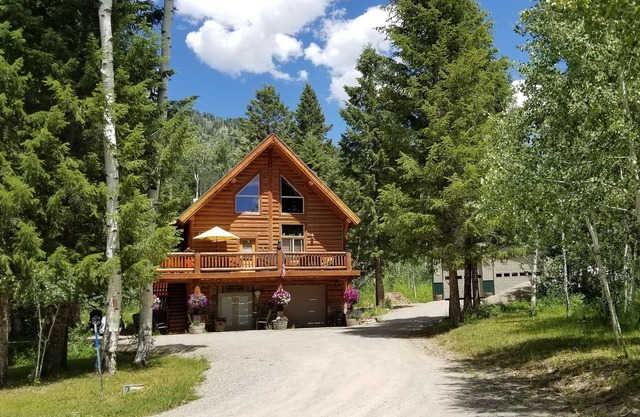 Back on VRBO! Cabin Apartment,nGrand Tetons, Yellowstone, Golf, Rafting,.