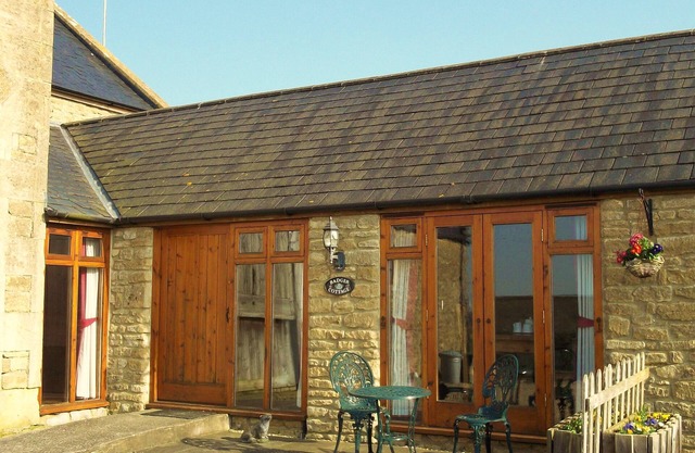 Badger Cottage - Cosy cottage for two in peaceful countryside just outside Bath