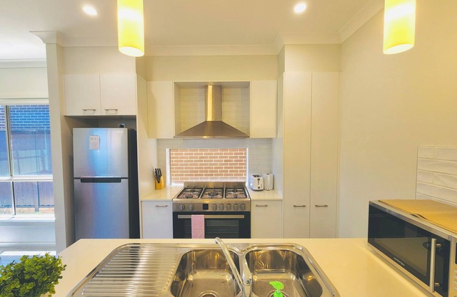 Badia& 5B3B Home for 12 wifi & Free Parking