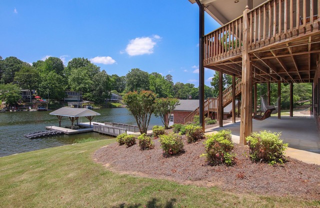 Badin Lake Waterfront Home with Paddleboards and Kayak.Sleeps 12