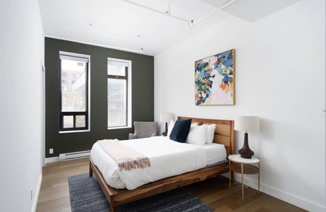 Bakan- Queen 1Bedroom Old Montreal