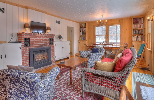 Balsam Heights - Recently renovated home on the Bald Mountain Road