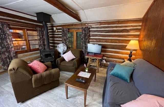 Balsam Lake Villa Cottages: 2-Bedroom Cottage #8